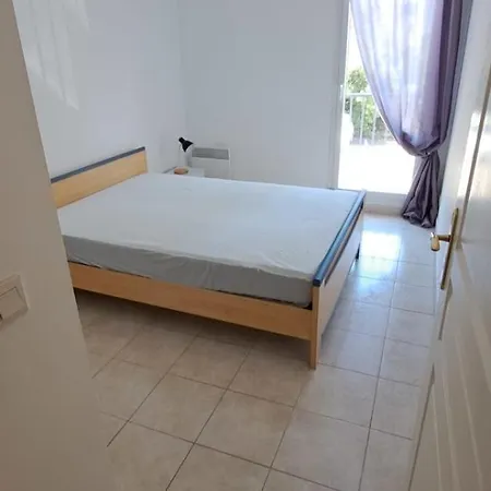 Spacious With Furnished Terrace * Hyères